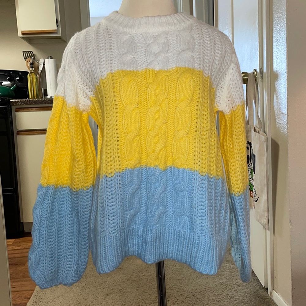 Vero Moda colorblock warm sweater with slight balloon sleeves
